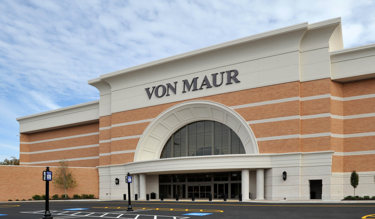 How to Sell to Von Maur Stores
